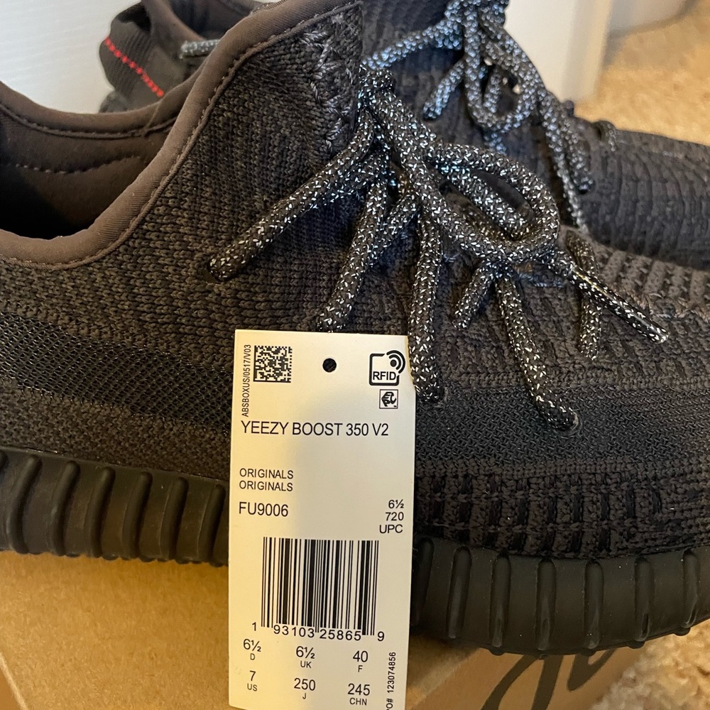 Yeezy Boost 350 V2